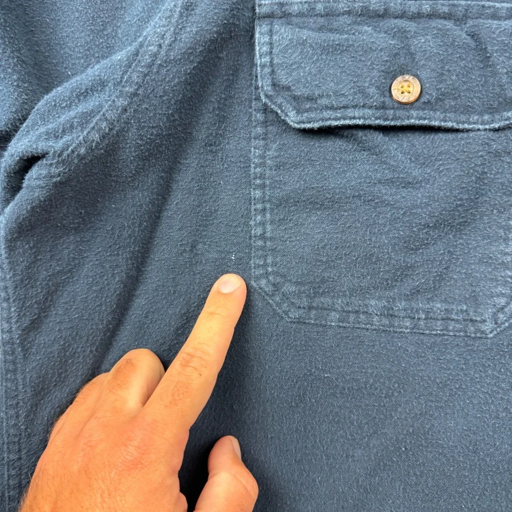 Levis Mens XL Navy Blue Heavyweight Cotton Flannel Button Down Shirt Long Sleeve